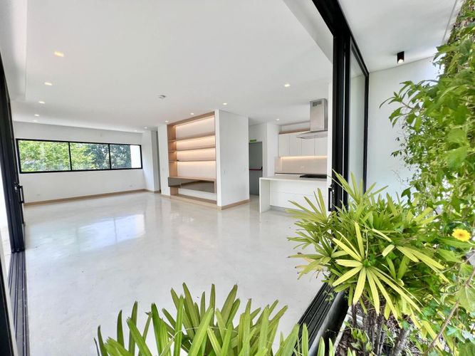 Apartamento de 3 alcobas en venta en Ciudad Jardin, Cali, 265 m² · foto 2 de 24