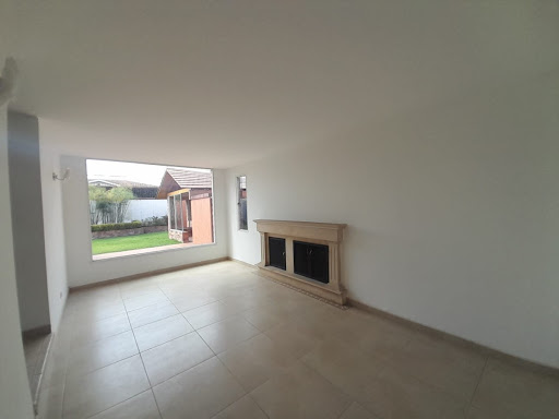 Casa en venta en San Jose De Bavaria, Bogotá · foto 4 de 22