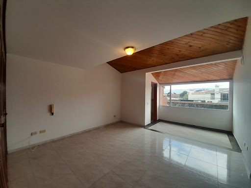 Casa en venta en San Jose De Bavaria, Bogotá · foto 8 de 22