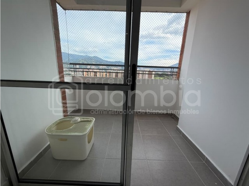 Apartamento en venta en Viviendas Del Sur, Itagüí · foto 3 de 16