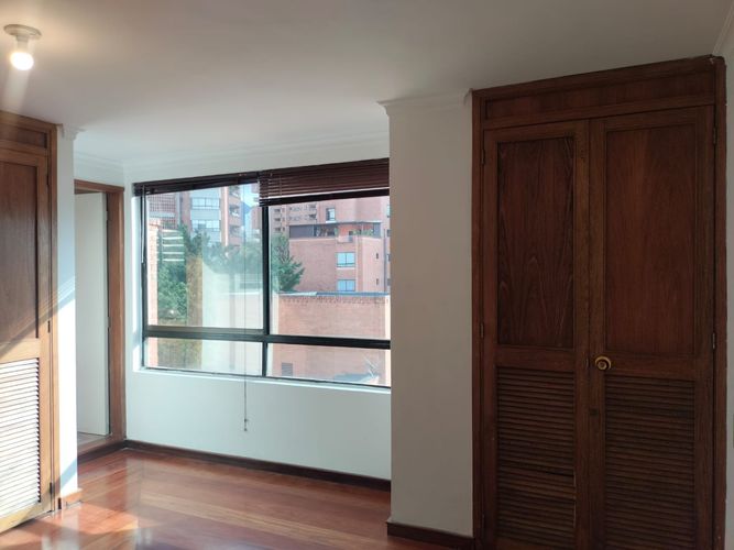 Apartamento de 2 alcobas en venta en El Poblado, Medellín, 183 m² · foto 13 de 18