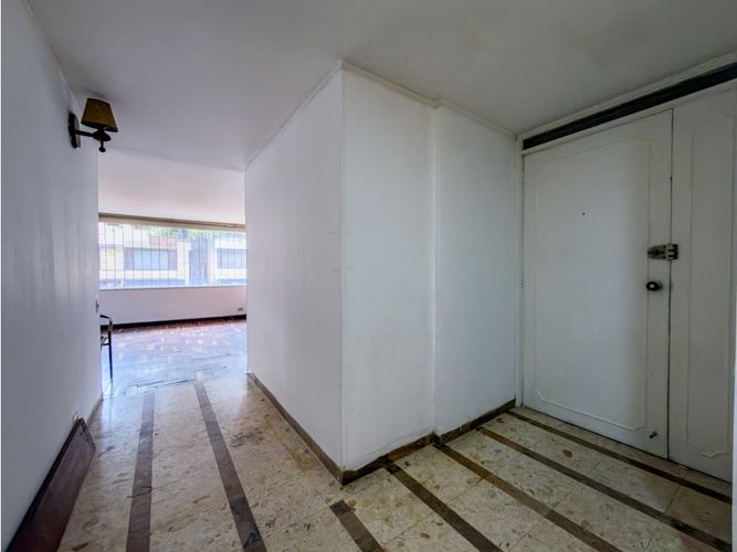 Apartamento de 3 alcobas en venta en Santa Barbara, Bogotá, 189 m² · foto 6 de 24