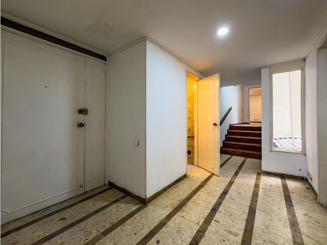 Apartamento de 3 alcobas en venta en Santa Barbara, Bogotá, 189 m² · foto 8 de 24