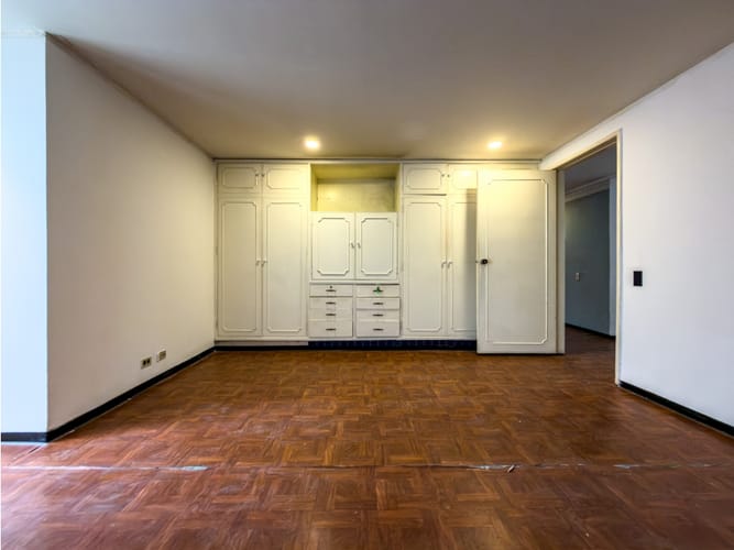 Apartamento de 3 alcobas en venta en Santa Barbara, Bogotá, 189 m² · foto 12 de 24