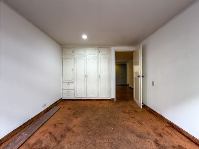 Apartamento de 3 alcobas en venta en Santa Barbara, Bogotá, 189 m² · foto 16 de 24