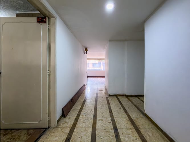 Apartamento de 3 alcobas en venta en Santa Barbara, Bogotá, 189 m² · foto 21 de 24