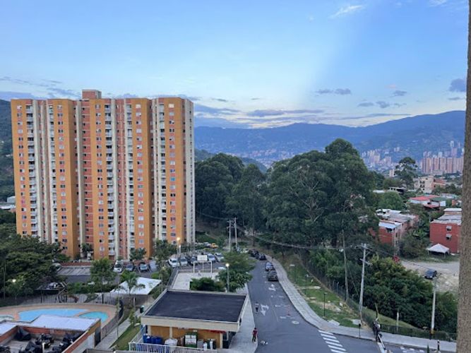 Apartamento de 2 alcobas en arriendo en Cabecera San Antonio De Prado, Medellín, 55 m² · foto 2 de 11
