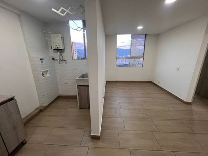 Apartamento de 2 alcobas en arriendo en Cabecera San Antonio De Prado, Medellín, 55 m² · foto 4 de 11