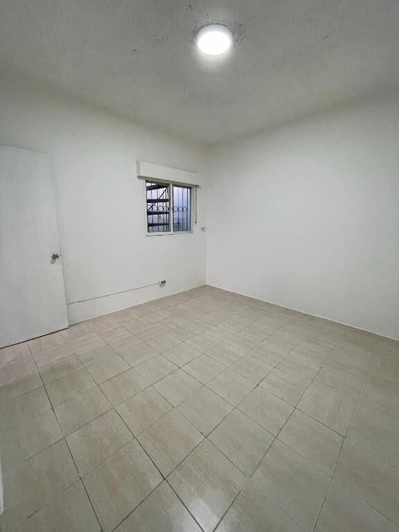1 dormitorio tipo casita en Pocitos | Estufa a leña y parrillero, Sin GC · Foto 8