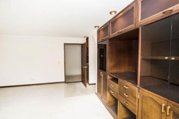 Casa de 4 alcobas en venta en Alhambra, Bogotá, 360 m² · foto 2 de 18