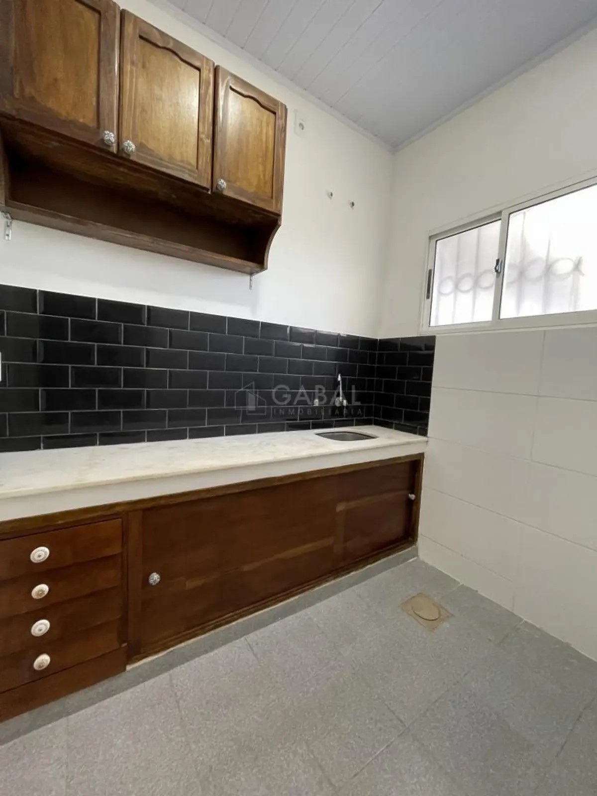 1 dormitorio tipo casita en Pocitos | Estufa a leña y parrillero, Sin GC · Foto 4