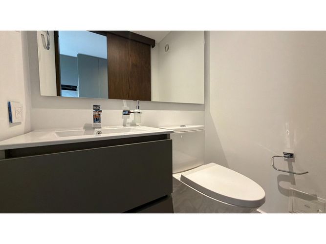 Apartamento de 1 alcoba en venta en Chico Norte, Bogotá, 38 m² · foto 5 de 17