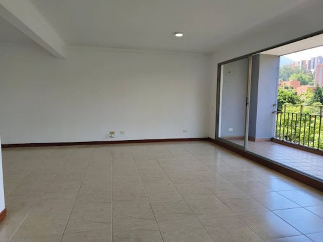 Apartamento de 3 alcobas en arriendo en San Fernando, Medellín, 121 m² · foto 2 de 22