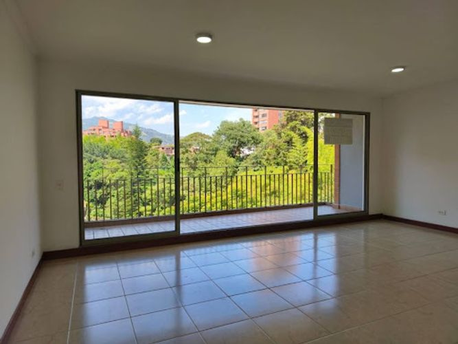 Apartamento de 3 alcobas en arriendo en San Fernando, Medellín, 121 m² · foto 3 de 22