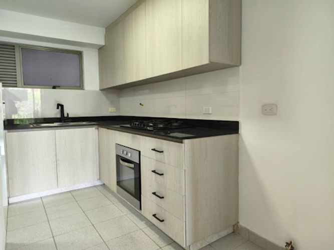 Apartamento de 3 alcobas en arriendo en San Fernando, Medellín, 121 m² · foto 5 de 22