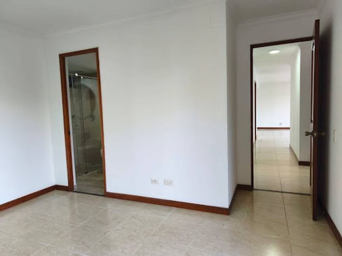 Apartamento de 3 alcobas en arriendo en San Fernando, Medellín, 121 m² · foto 11 de 22