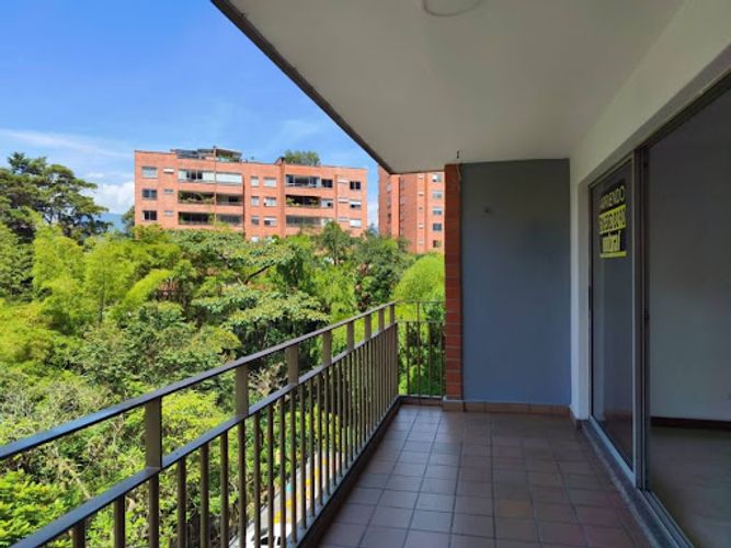 Apartamento de 3 alcobas en arriendo en San Fernando, Medellín, 121 m² · foto 20 de 22