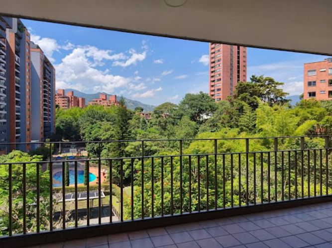 Apartamento de 3 alcobas en arriendo en San Fernando, Medellín, 121 m² · foto 21 de 22