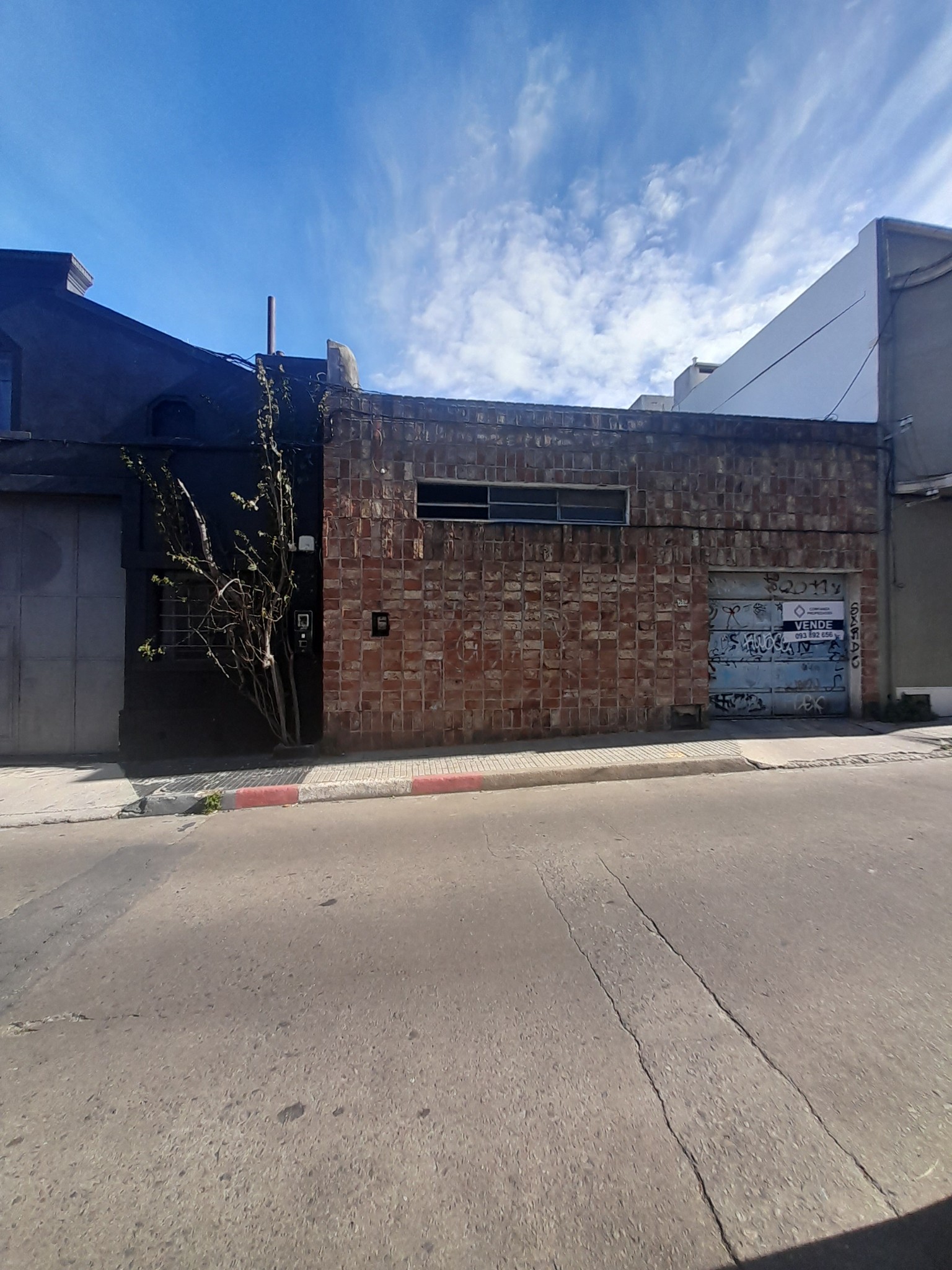 Se vende terreno o garage en Pocitos, calle Eufemio Masculino - foto 2