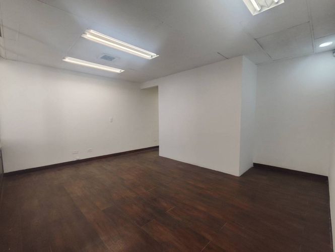 Oficina en arriendo en Milla De Oro, Medellín, 40 m² · foto 8 de 14