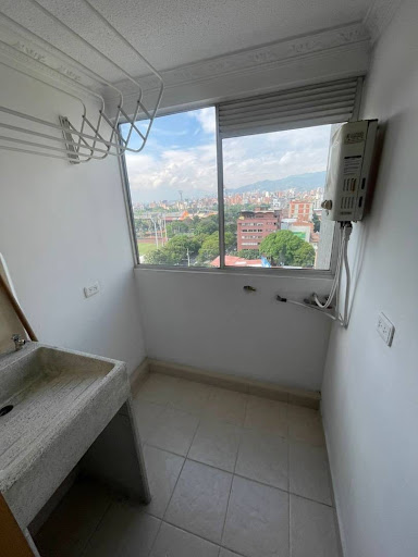 Apartamento en arriendo en Los Colores, Medellín · foto 7 de 10
