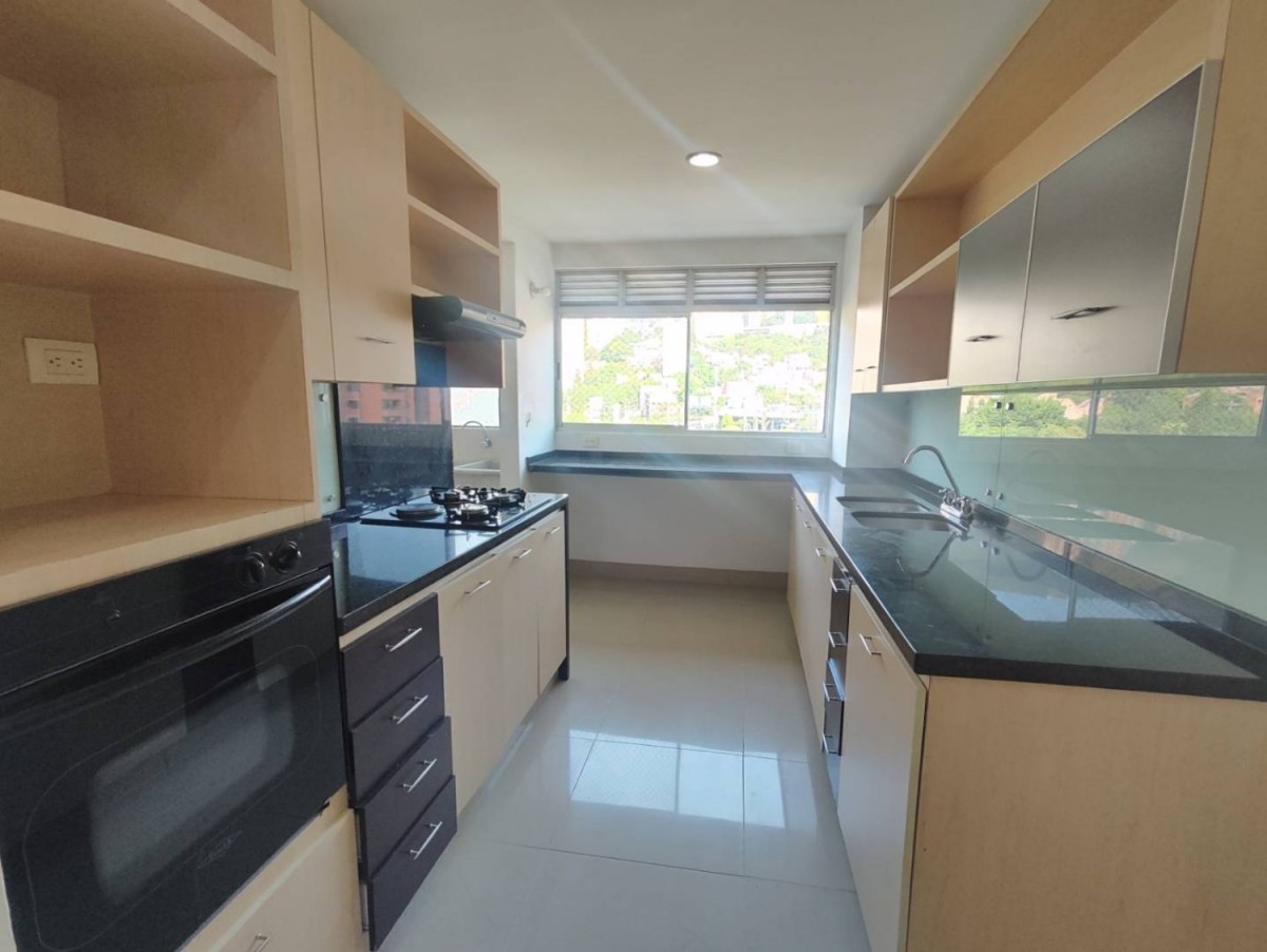 Apartamento en arriendo en La Florida, Medellín · foto 2 de 20