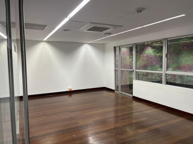 Oficina en arriendo en Castropol, Medellín, 897 m² · foto 10 de 18