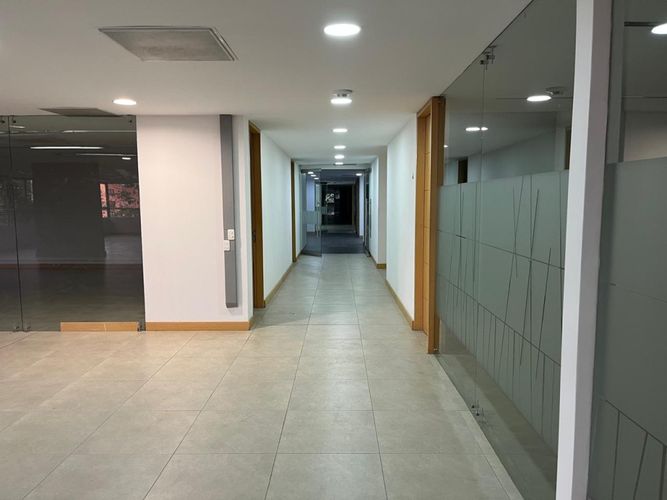 Oficina en arriendo en Castropol, Medellín, 897 m² · foto 14 de 18