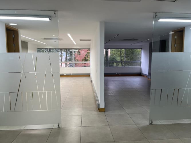 Oficina en arriendo en Castropol, Medellín, 897 m² · foto 15 de 18
