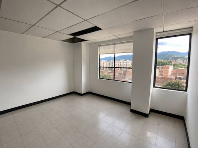 Oficina en arriendo en Lorena, Medellín, 39 m² · foto 4 de 8