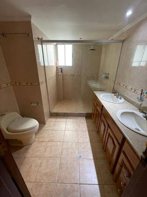 Apartamento de 4 alcobas en arriendo en La Pilarica, Medellín, 260 m² · foto 16 de 18