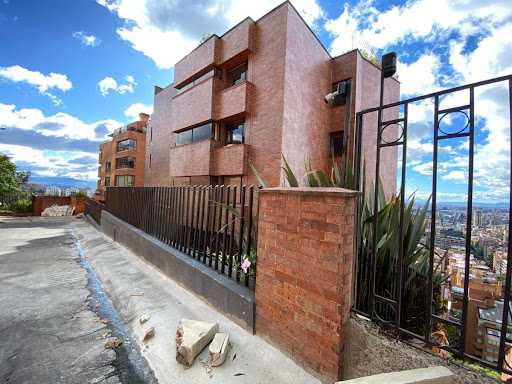 Apartamento en venta en El Refugio, Bogotá · foto 2 de 18