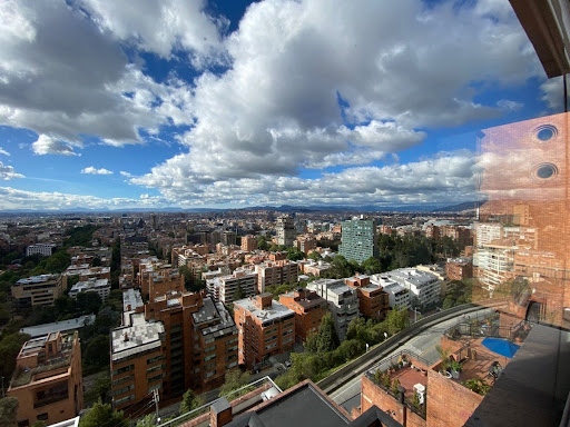 Apartamento en venta en El Refugio, Bogotá · foto 3 de 18