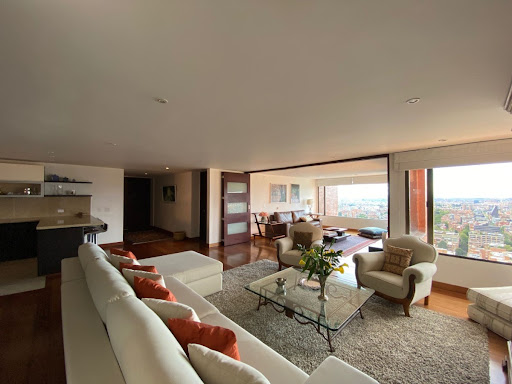 Apartamento en venta en El Refugio, Bogotá · foto 5 de 18