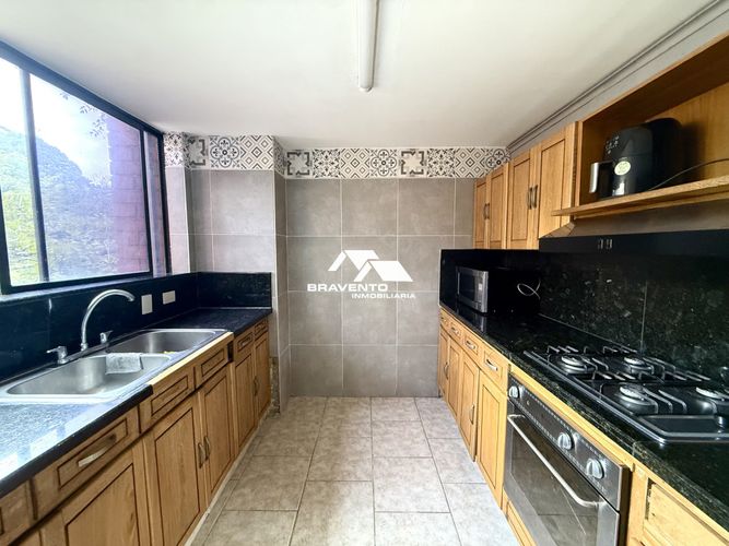 Apartamento de 4 alcobas en arriendo en Los Balsos, Medellín, 212 m² · foto 5 de 17