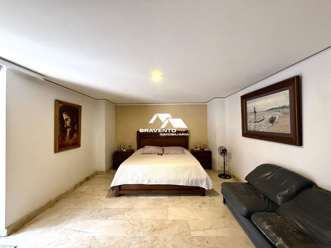 Apartamento de 4 alcobas en arriendo en Los Balsos, Medellín, 212 m² · foto 8 de 17