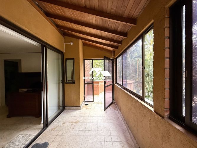Apartamento de 4 alcobas en arriendo en Los Balsos, Medellín, 212 m² · foto 9 de 17