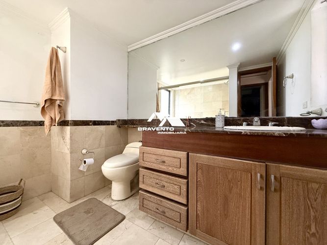 Apartamento de 4 alcobas en arriendo en Los Balsos, Medellín, 212 m² · foto 10 de 17