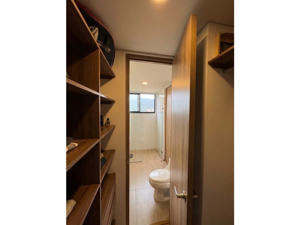 Apartamento en venta en Loma De Las Brujas, Envigado · foto 16 de 24