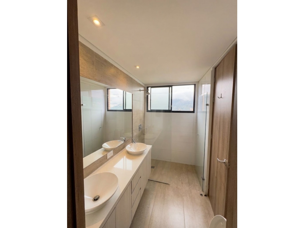Apartamento en venta en Loma De Las Brujas, Envigado · foto 17 de 24