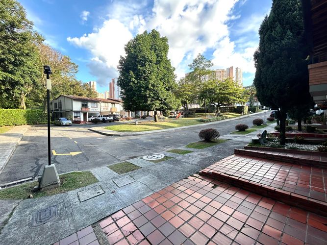 Casa de 3 alcobas en venta en Aldea Verde, Sabaneta, 135 m² · foto 13 de 21