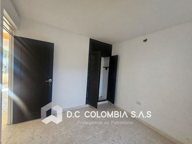 Casa de 3 alcobas en venta en Co. Altos De Chicala, Girardot, 92 m² · foto 11 de 24