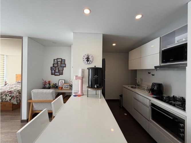 Apartaestudio en venta en El Contador, Bogotá, 49 m² · foto 3 de 24