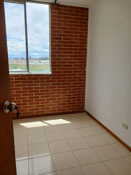 Apartamento de 3 alcobas en venta en Uaecd 007, Soacha, 57 m² · foto 12 de 18