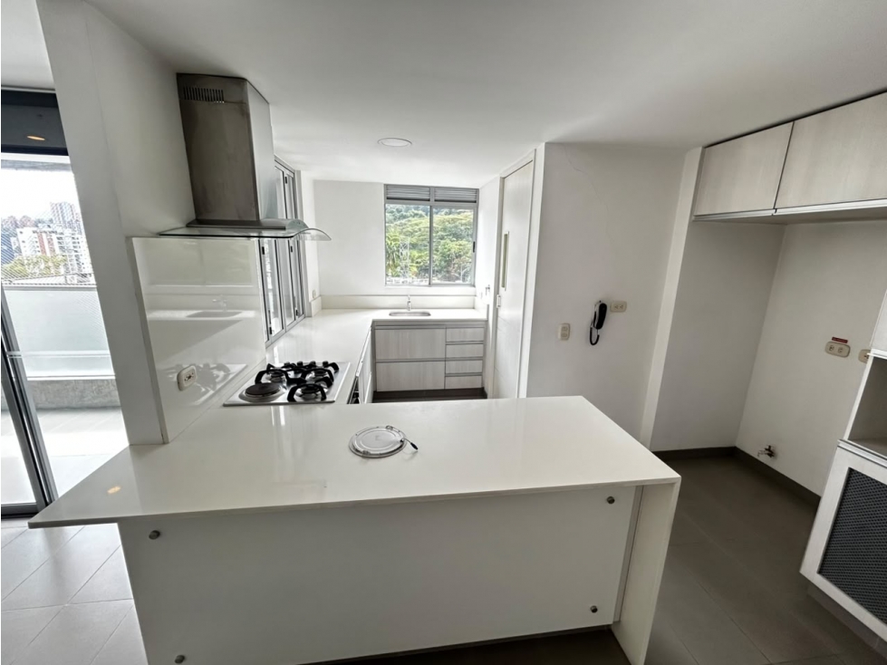 Apartamento en arriendo en Las Palmas, Medellín · foto 2 de 18