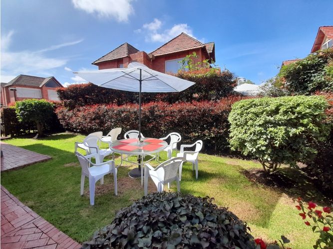 Casa de 3 alcobas en venta en Quintas Del Bosque, Chía, 260 m² · foto 2 de 24