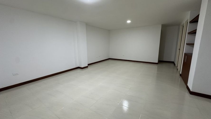 Apartamento en venta en Santa Monica Popular, Cali · foto 11 de 15