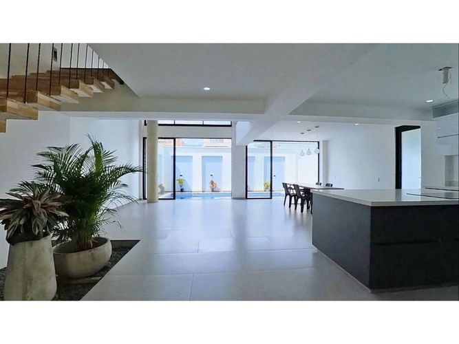 Casa de 3 alcobas en venta en Las Mercedes, Jamundí, 342 m² · foto 2 de 10