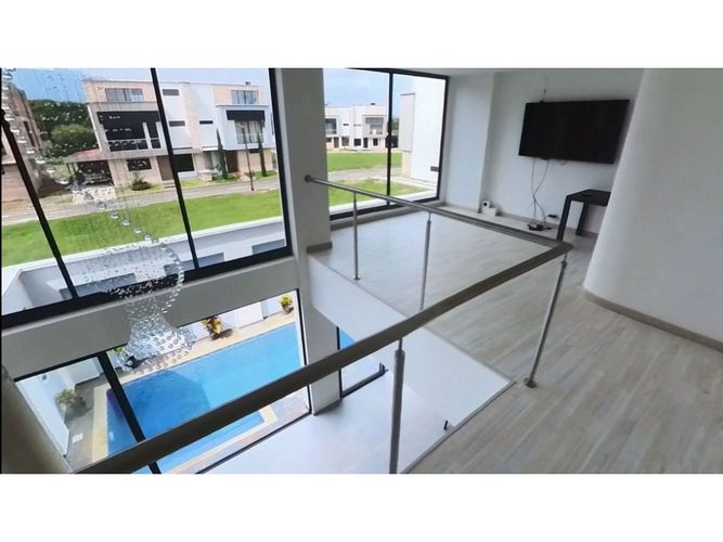 Casa de 3 alcobas en venta en Las Mercedes, Jamundí, 342 m² · foto 3 de 10