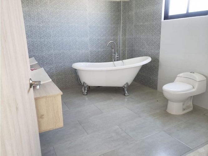 Casa de 3 alcobas en venta en Las Mercedes, Jamundí, 342 m² · foto 9 de 10